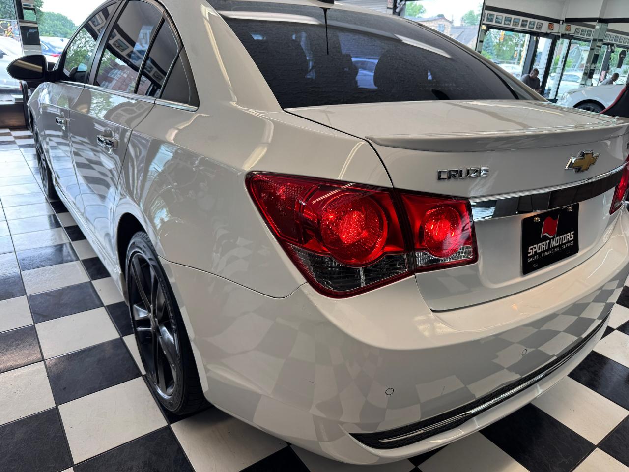 2016 Chevrolet Cruze LTZ+New Tires+Roof+BSM+GPS+CLEAN CARFAX - Photo #36