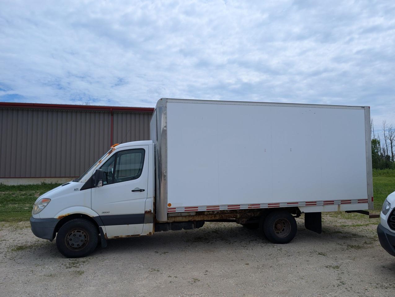 2011 Mercedes-Benz Sprinter Chassis-Cabs BASE 2WD Reg Cab 170 WB Photo