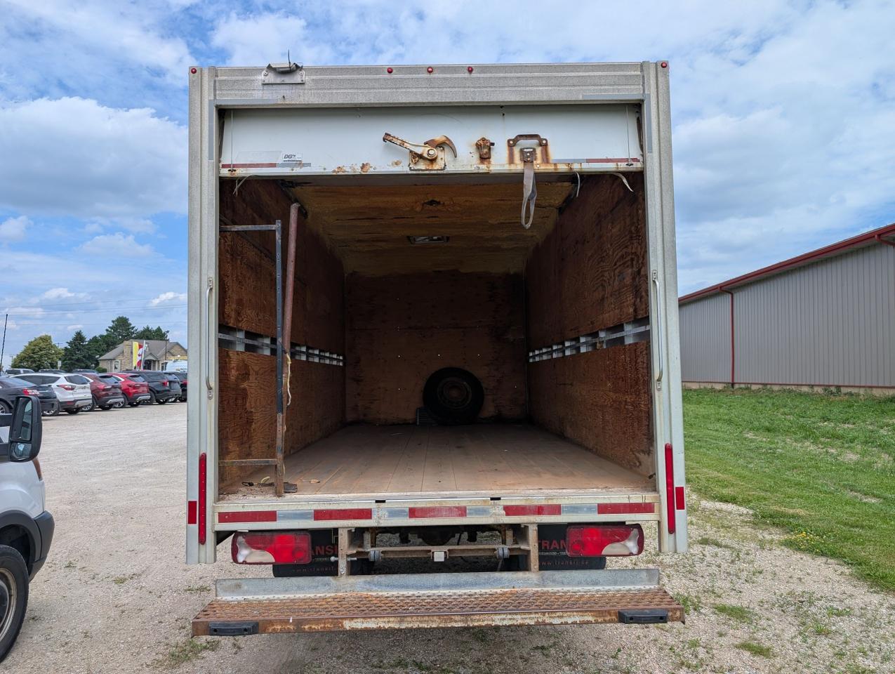 2011 Mercedes-Benz Sprinter 2WD Reg Cab 170" WB Photo