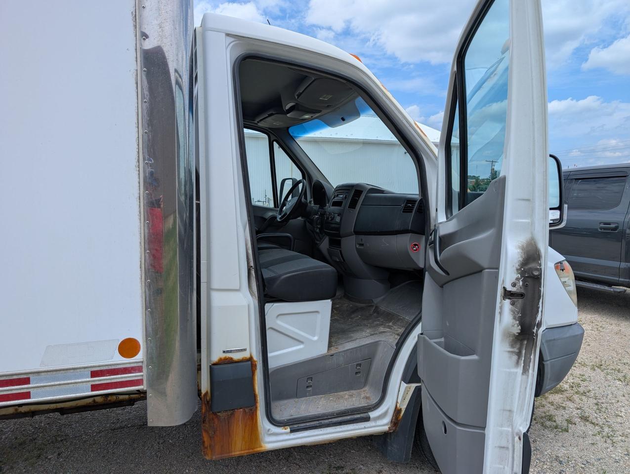 2011 Mercedes-Benz Sprinter 2WD Reg Cab 170" WB Photo