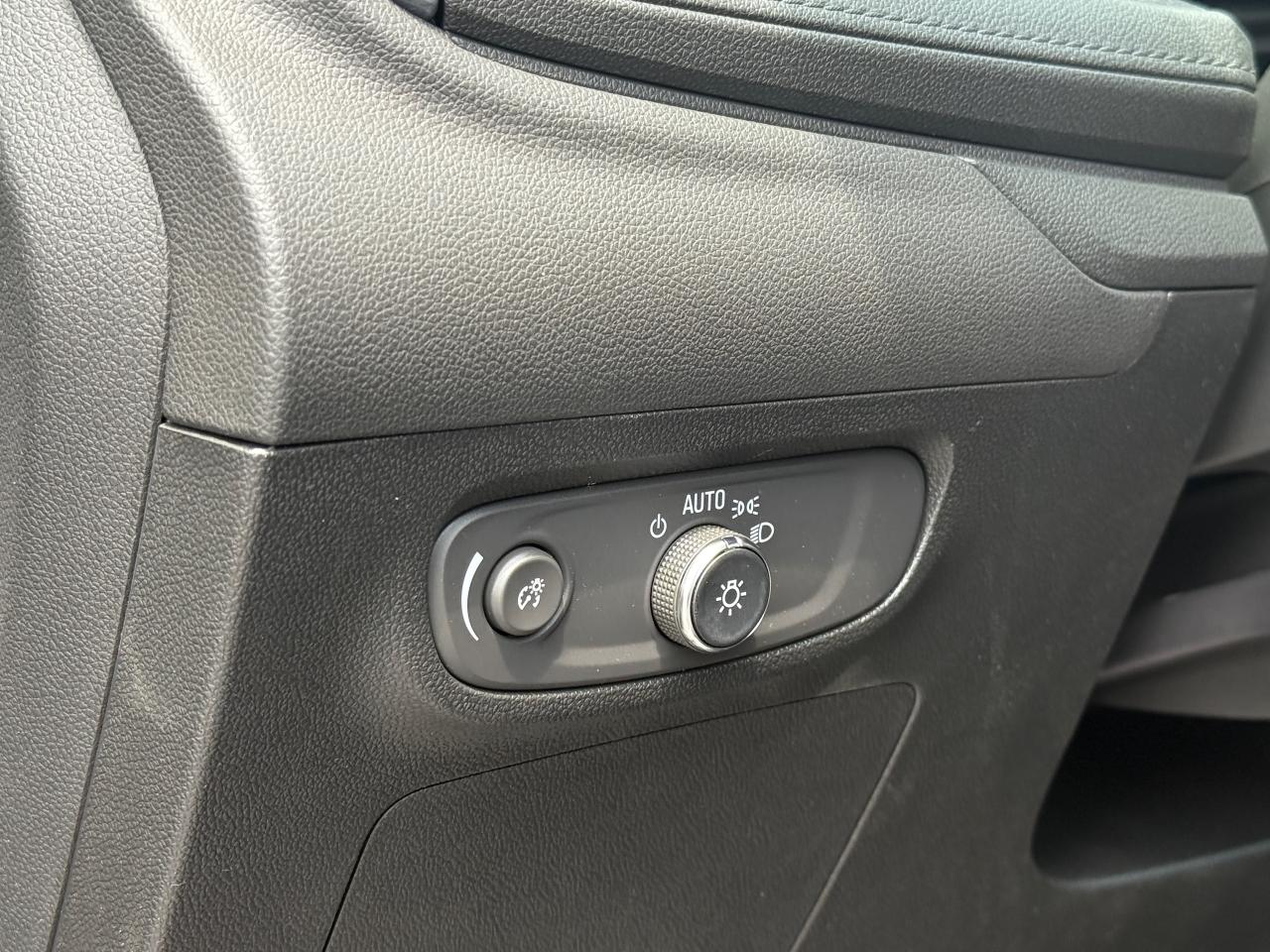 2026 Buick Encore GX Avenir 1.3L 3CYL WITH REMOTE START/ENTRY, HEATED SEATS, HEATED STEERING WHEEL, HD SURROUND VISION, APPLE CARPLAY AND ANDROID AUTO, BOSE SOUND SYSTEM Photo