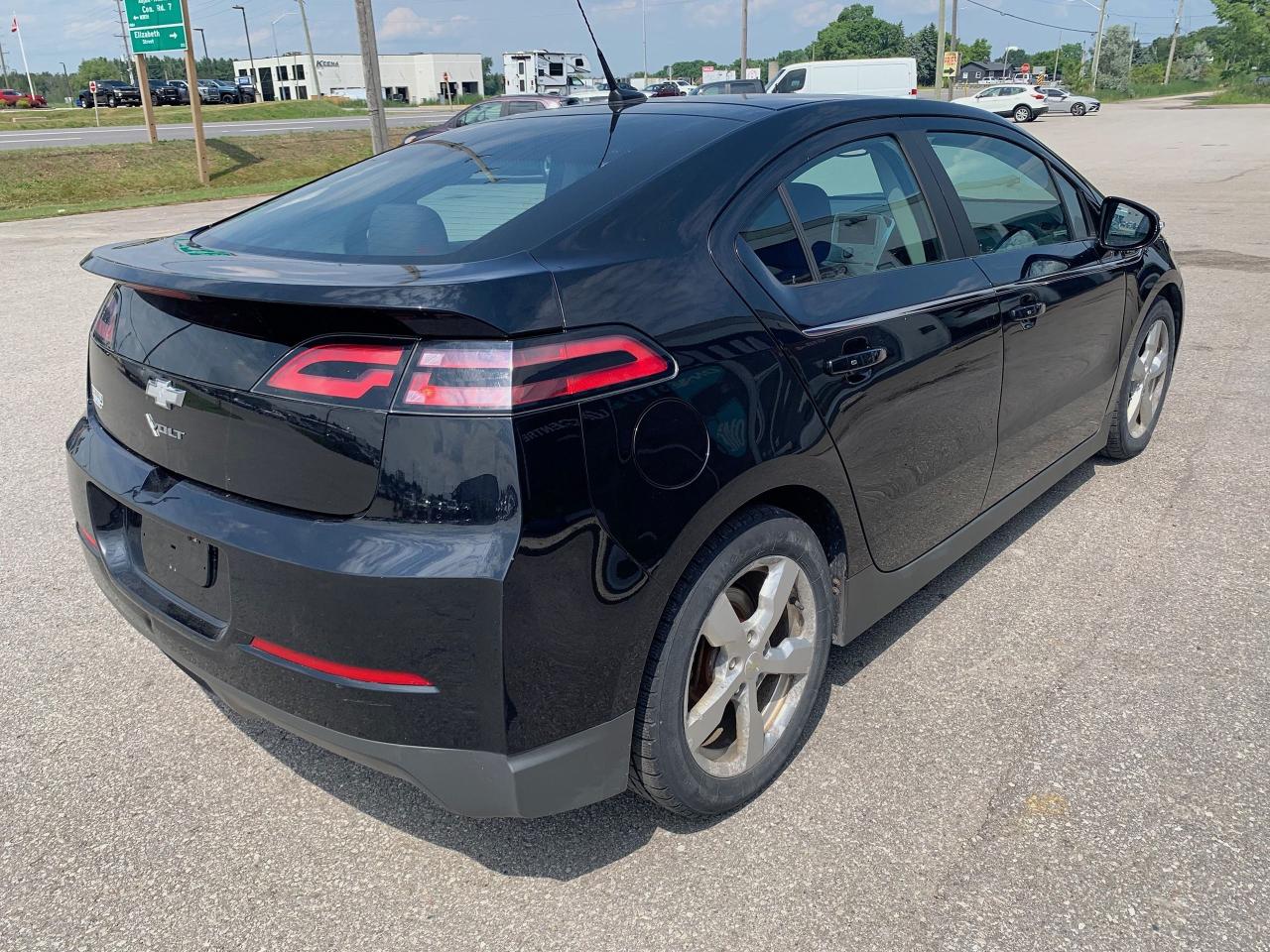 2012 Chevrolet Volt  Photo2