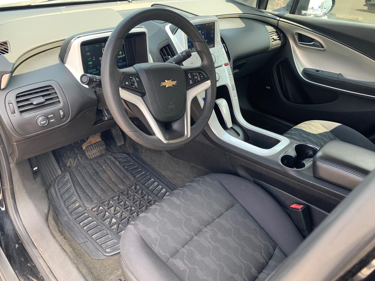 2012 Chevrolet Volt  Photo3