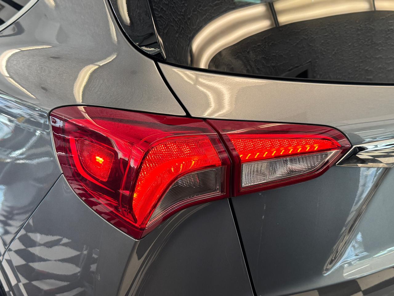 2019 Buick Envision AWD Essence+Roof+Leather+ApplePlay+CLEAN CARFAX - Photo #58