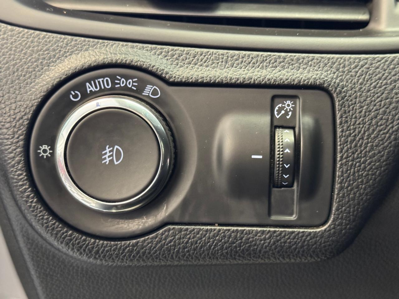 2019 Buick Envision AWD Essence+Roof+Leather+ApplePlay+CLEAN CARFAX Photo51
