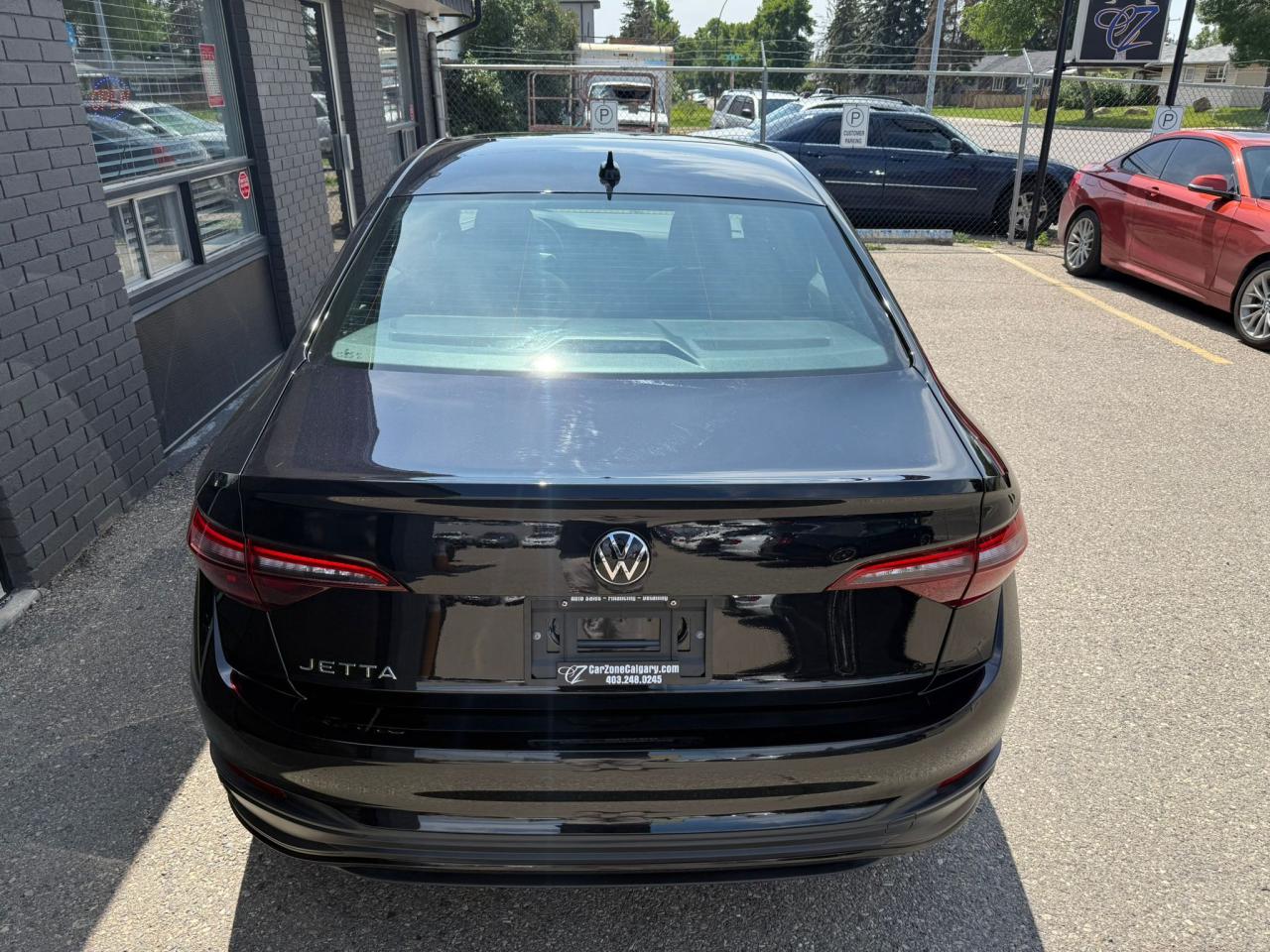 2024 Volkswagen Jetta Sport Comfortline | 6spd Manual | Low Km's - Photo #5