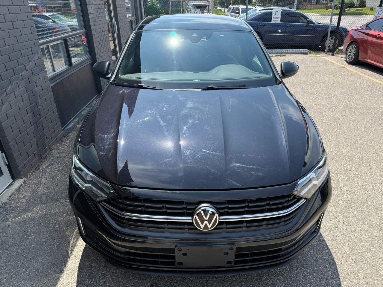 2024 Volkswagen Jetta Sport Comfortline | 6spd Manual | Low Km's - Photo #7