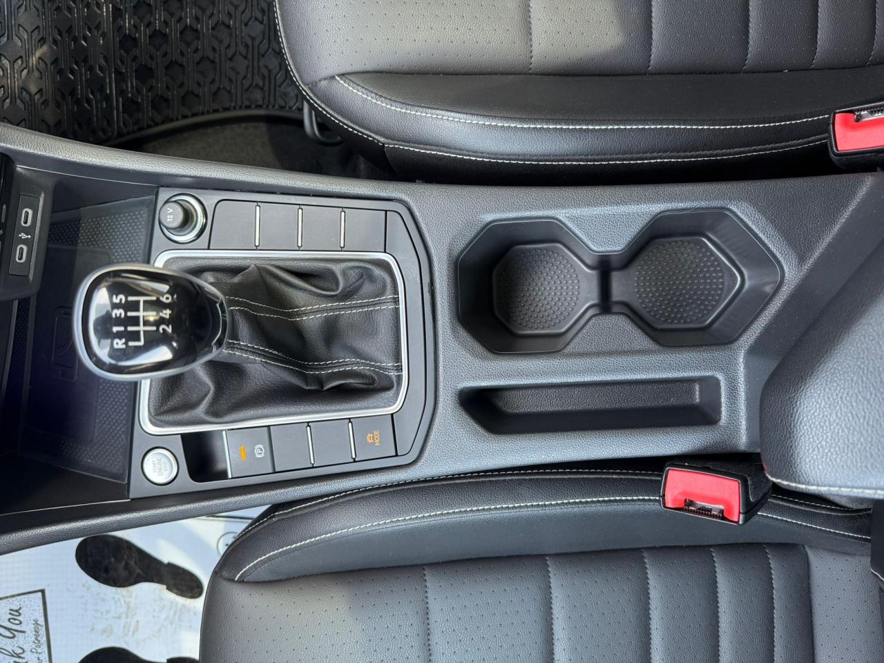 2024 Volkswagen Jetta Sport Comfortline | 6spd Manual | Low Km's - Photo #15