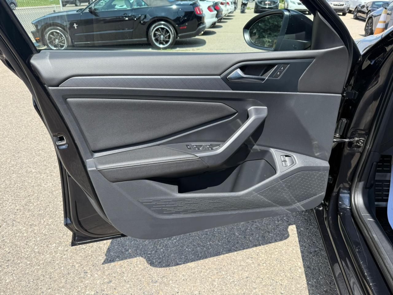 2024 Volkswagen Jetta Sport Comfortline | 6spd Manual | Low Km's - Photo #17
