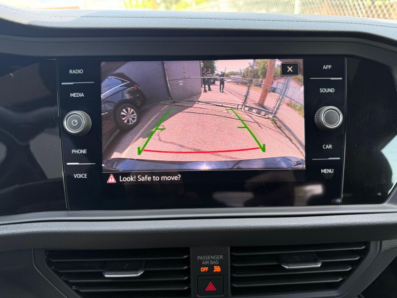 2024 Volkswagen Jetta Sport Comfortline | 6spd Manual | Low Km's - Photo #24