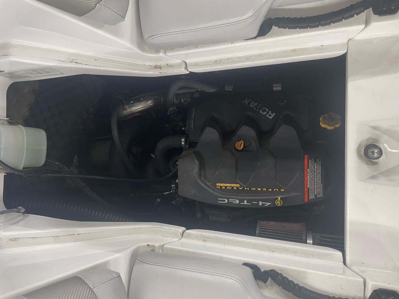 2008 Sea-Doo Challenger 180 Photo12