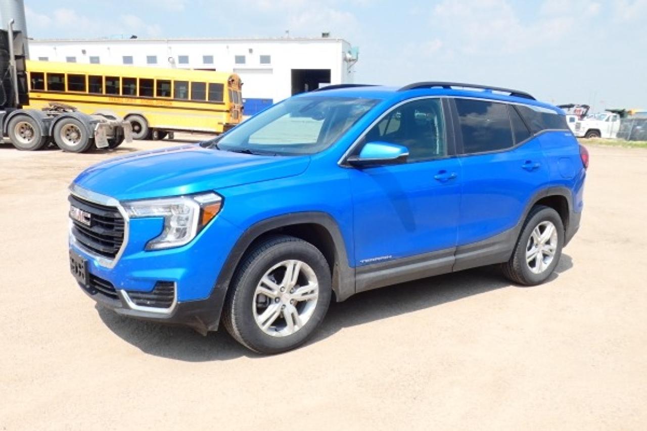 2024 GMC Terrain SLE AWD 4dr w/Htd cloth, BUC - Photo #2
