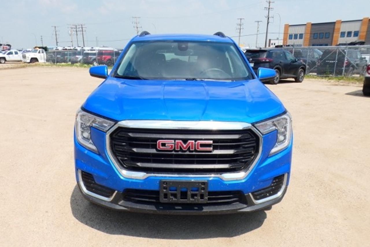 2024 GMC Terrain SLE AWD 4dr w/Htd cloth, BUC - Photo #3