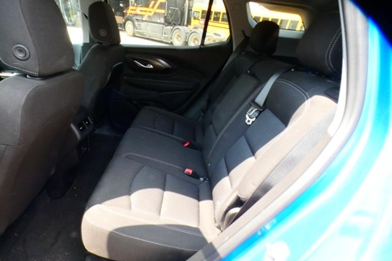 2024 GMC Terrain SLE AWD 4dr w/Htd cloth, BUC - Photo #10