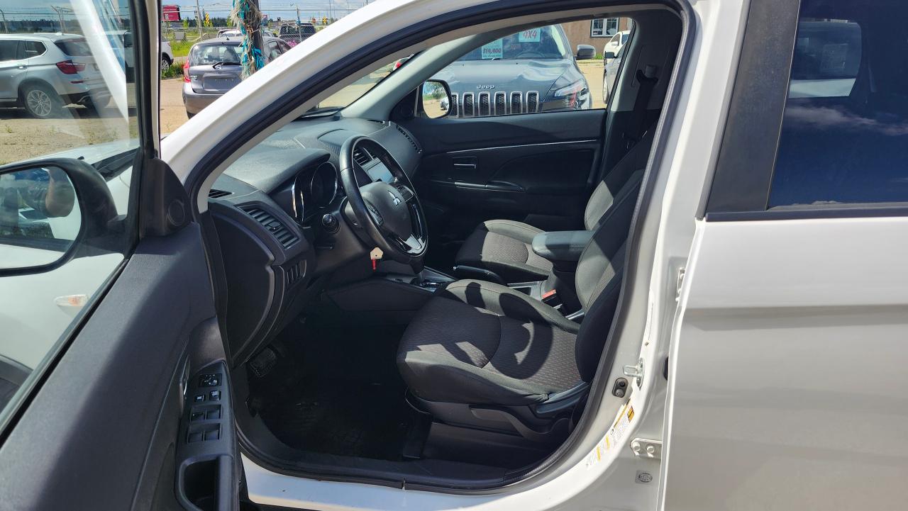 2018 Mitsubishi RVR SE AWC, Heated seats, Bluetooth - Photo #10