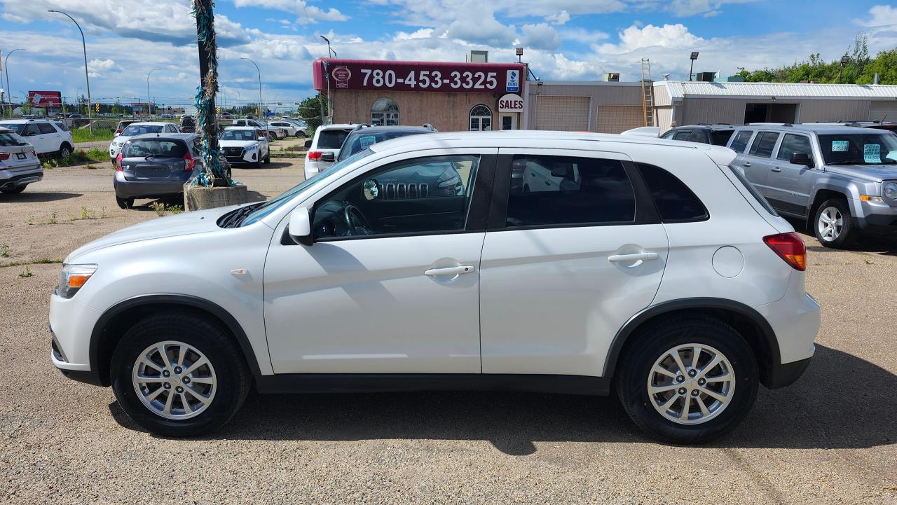 2018 Mitsubishi RVR SE AWC, Heated seats, Bluetooth - Photo #4