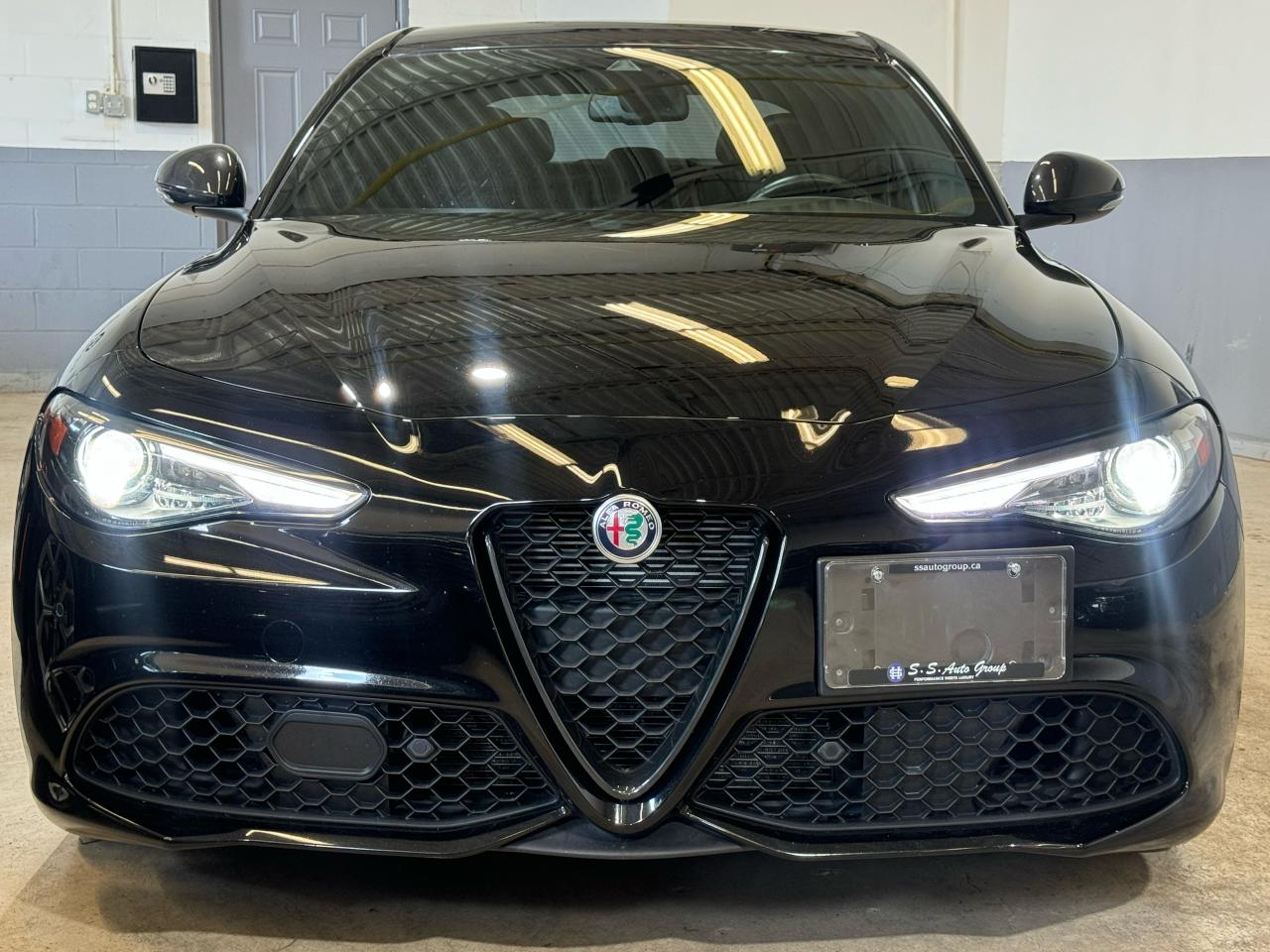 2021 Alfa Romeo Giulia TI SPORT|NAV|BSM|LKA|FCW|HK SOUND|PANO ROOF| - Photo #2
