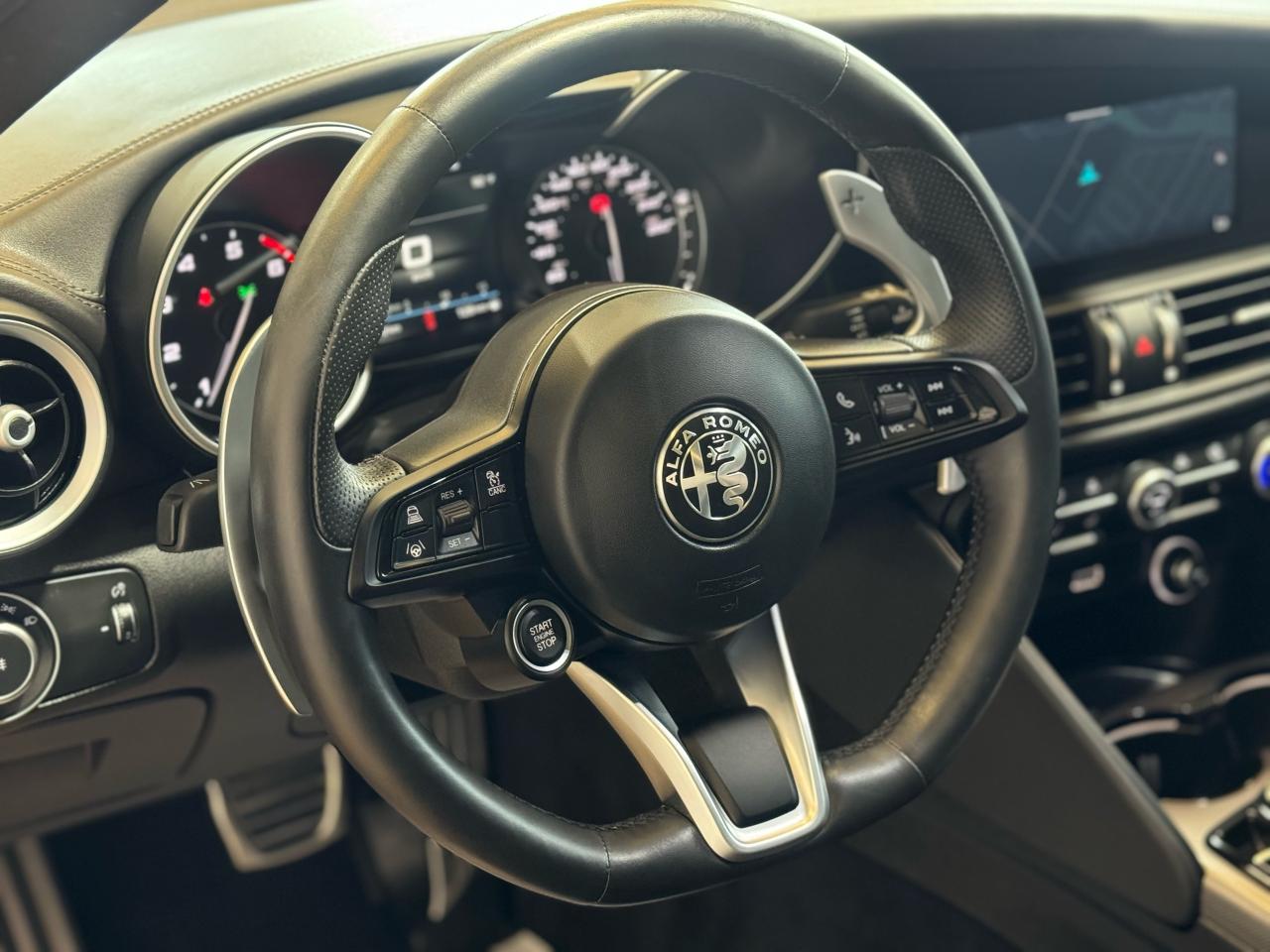 2021 Alfa Romeo Giulia TI SPORT|NAV|BSM|LKA|FCW|HK SOUND|PANO ROOF| - Photo #9