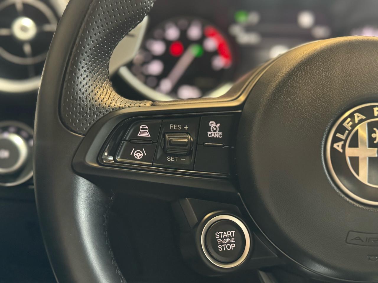 2021 Alfa Romeo Giulia TI SPORT|NAV|BSM|LKA|FCW|HK SOUND|PANO ROOF| - Photo #14