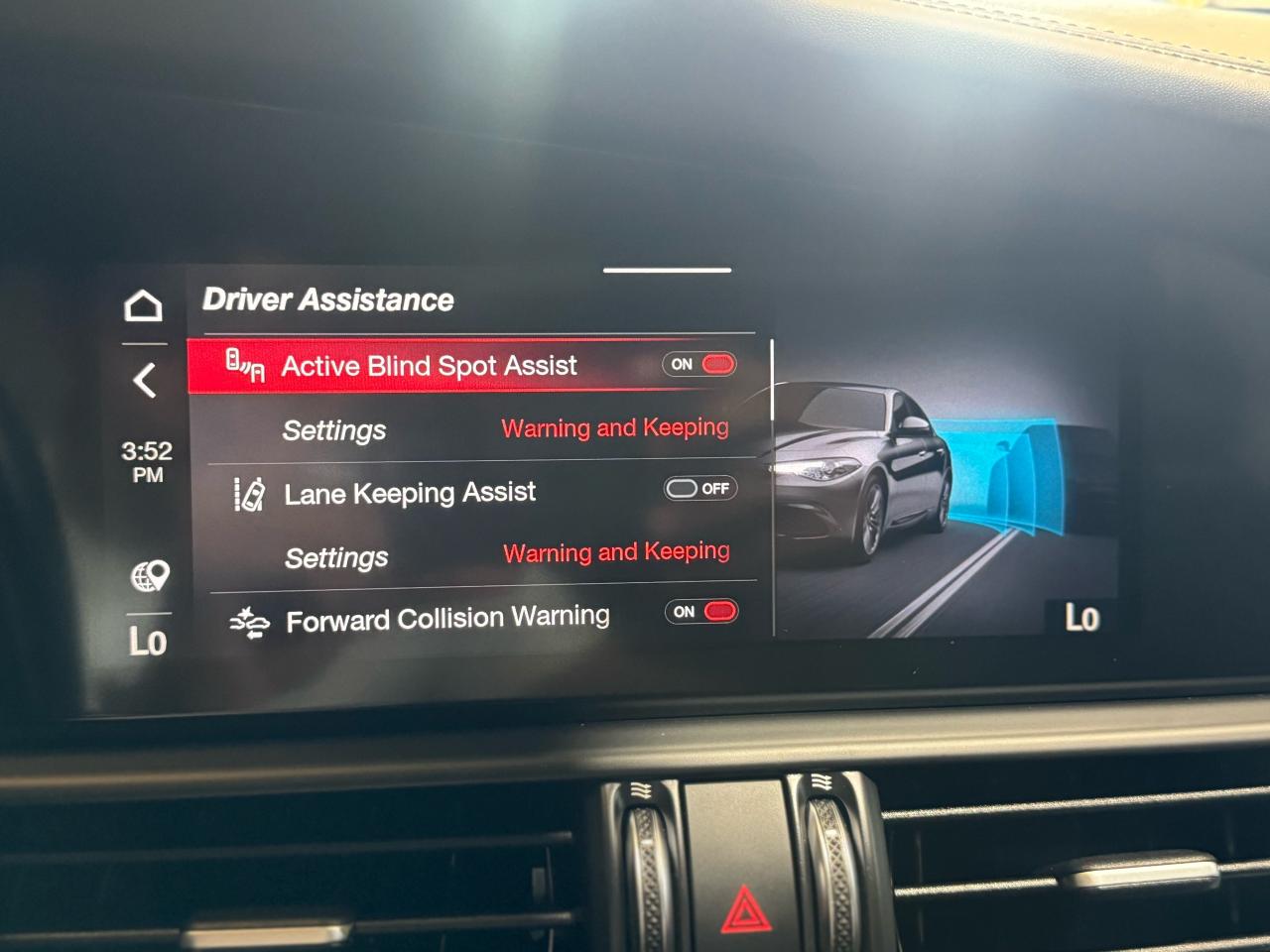 2021 Alfa Romeo Giulia TI SPORT|NAV|BSM|LKA|FCW|HK SOUND|PANO ROOF| - Photo #18