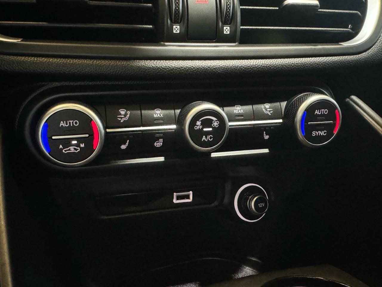2021 Alfa Romeo Giulia TI SPORT|NAV|BSM|LKA|FCW|HK SOUND|PANO ROOF| - Photo #20