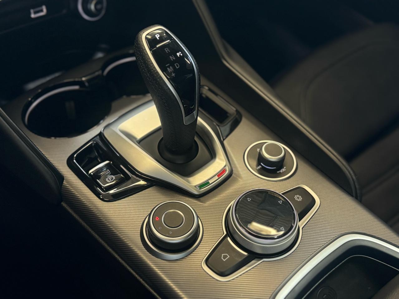 2021 Alfa Romeo Giulia TI SPORT|NAV|BSM|LKA|FCW|HK SOUND|PANO ROOF| - Photo #21