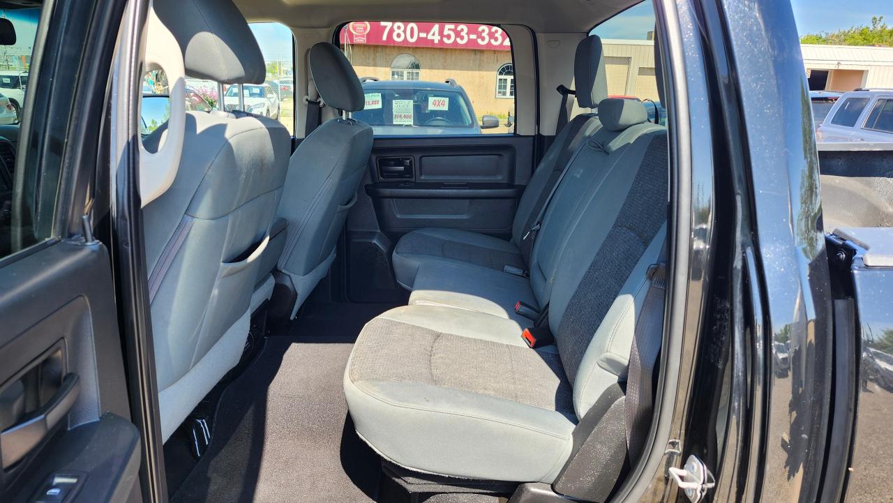 2020 RAM 1500 Classic Express 4x4, Crewcab BU Cam, Htd seats/steer - Photo #10