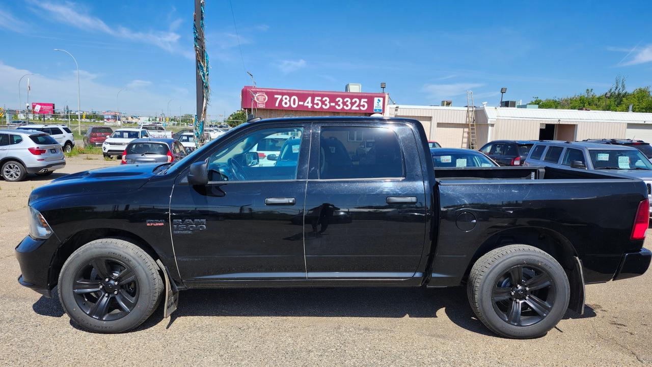2020 RAM 1500 Classic Express 4x4, Crewcab BU Cam, Htd seats/steer - Photo #4