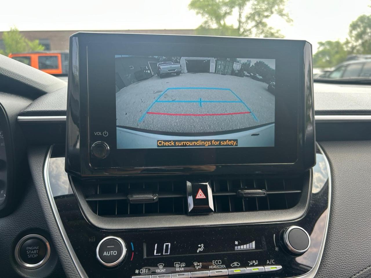 2023 Toyota Corolla Cross LE Photo