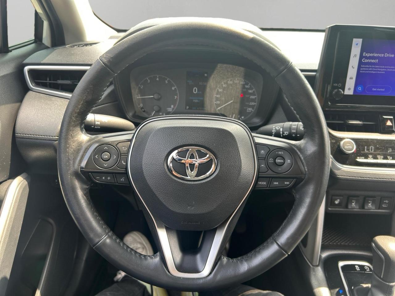 2023 Toyota Corolla Cross LE Photo