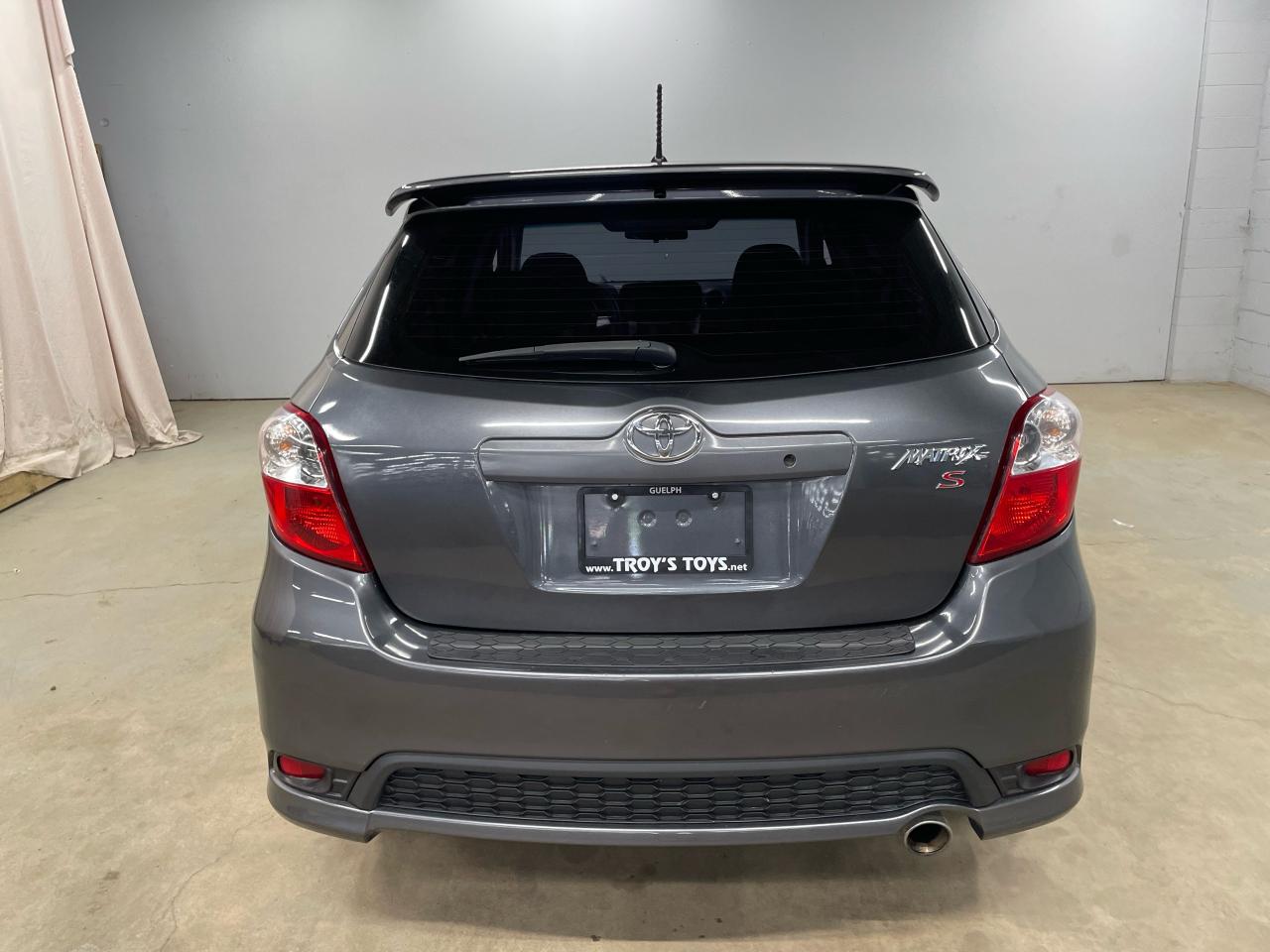2014 Toyota Matrix S Photo5