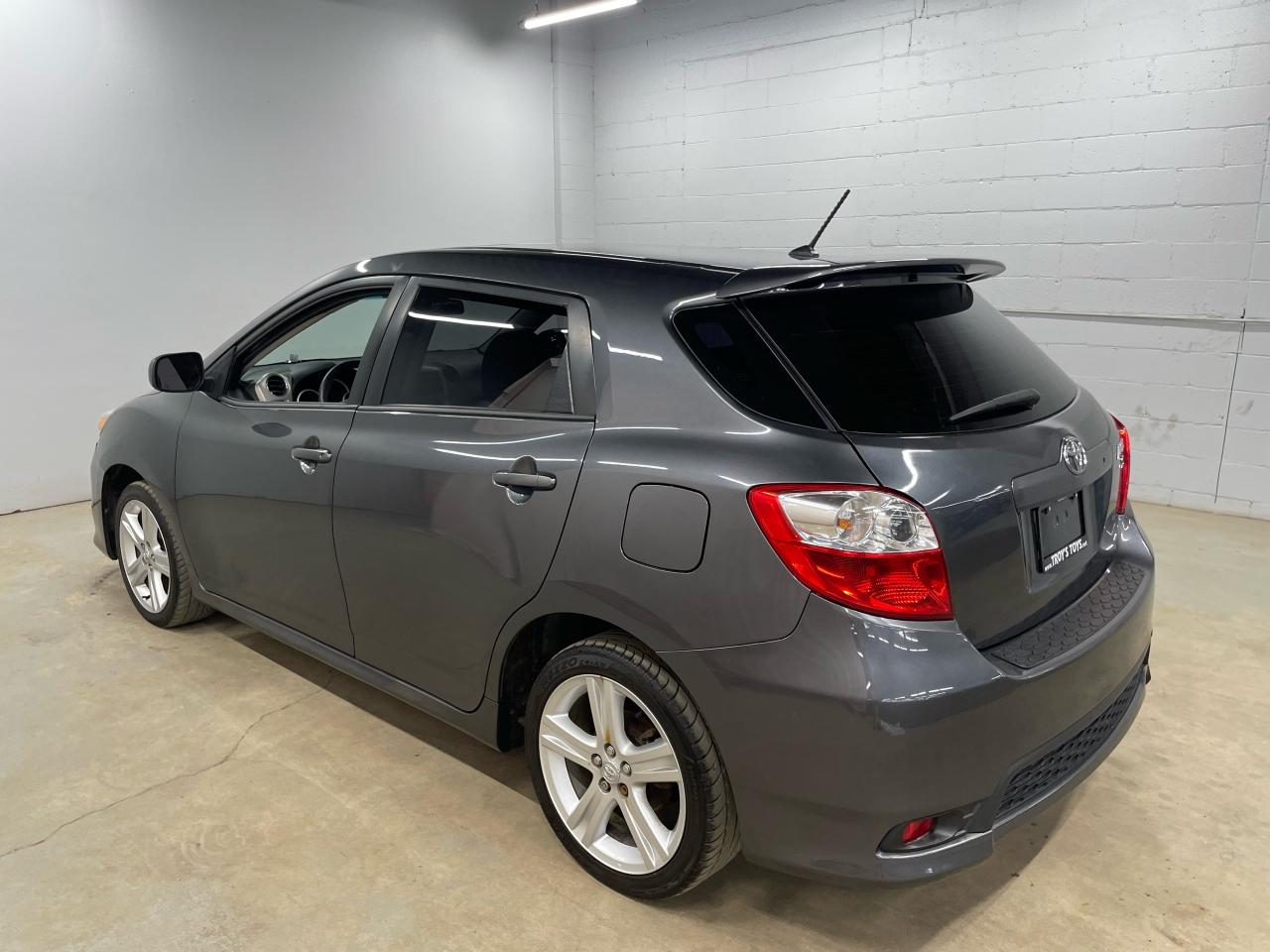 2014 Toyota Matrix S Photo4