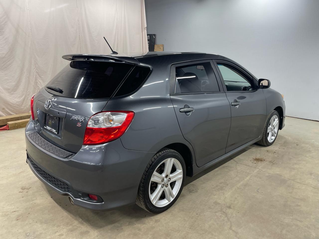 2014 Toyota Matrix S Photo6