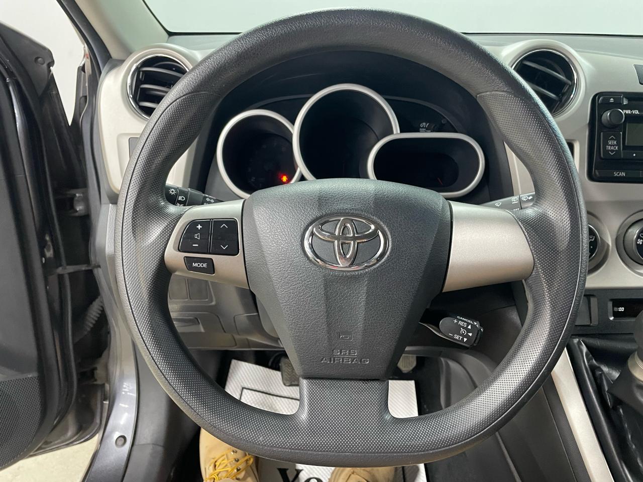 2014 Toyota Matrix S Photo7
