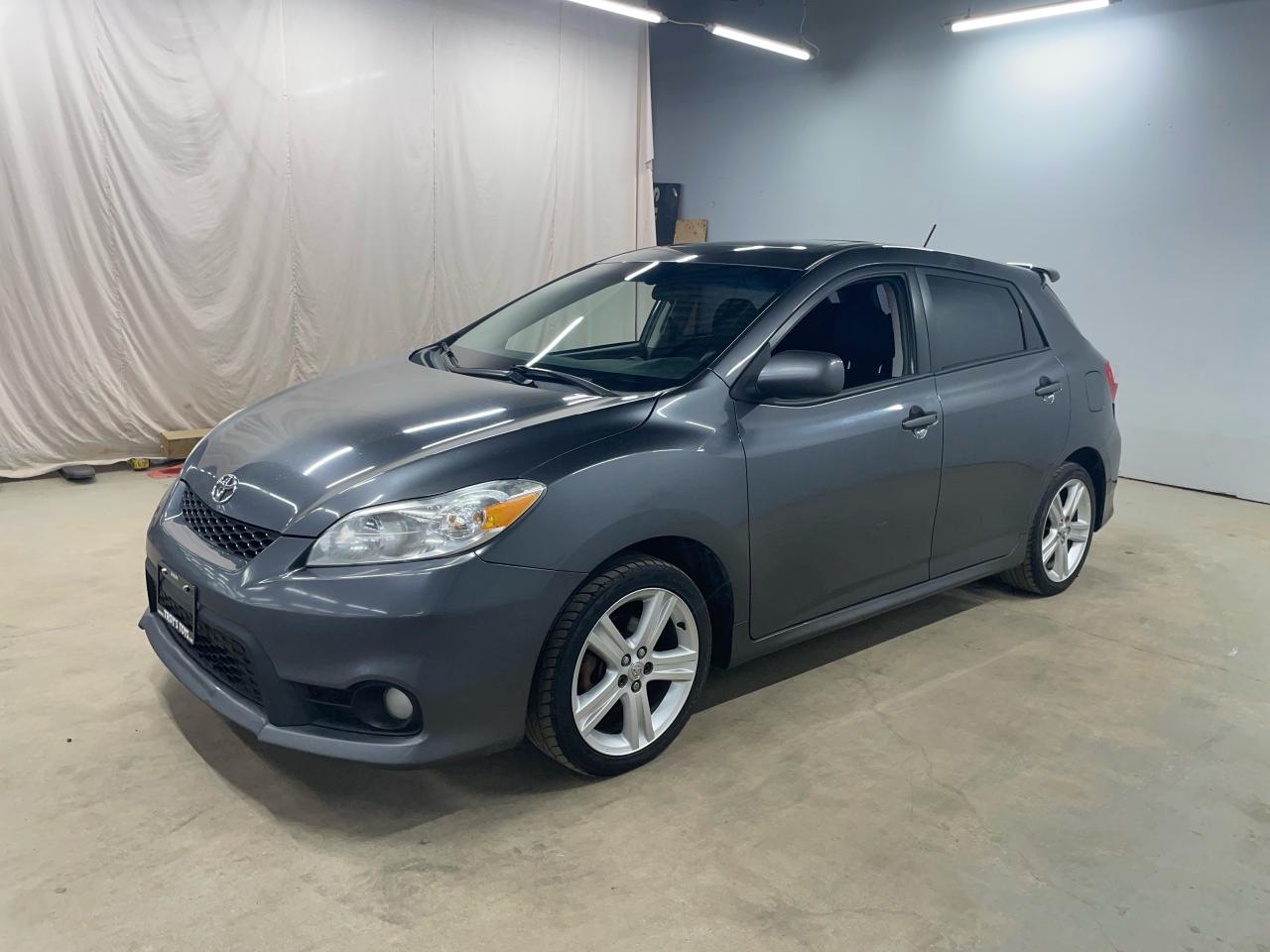 2014 Toyota Matrix S Photo3