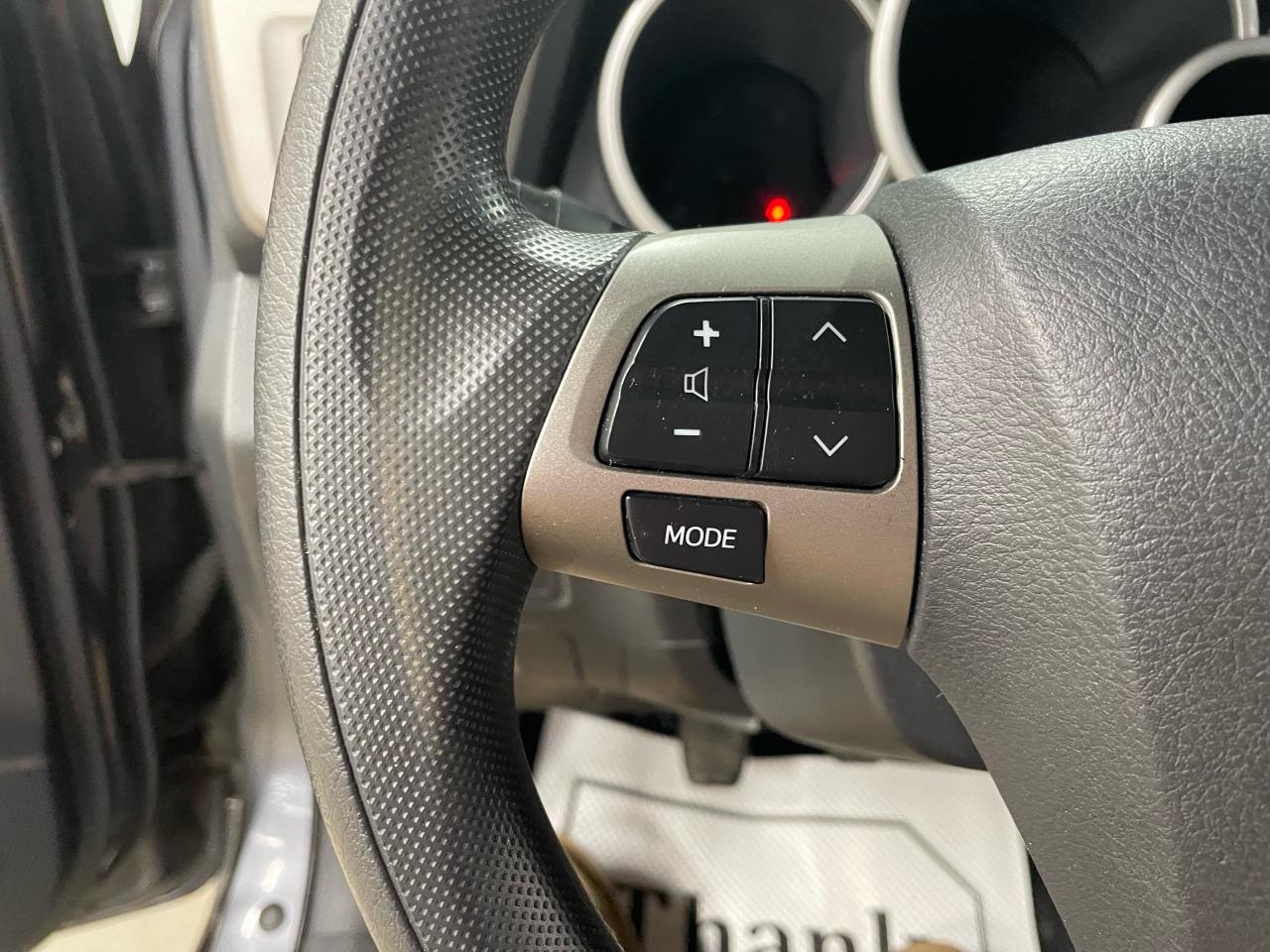 2014 Toyota Matrix S Photo8