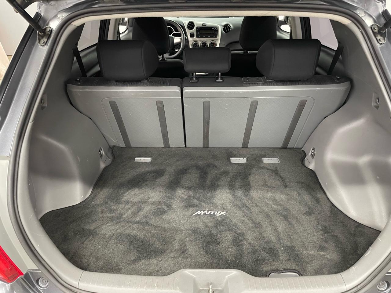 2014 Toyota Matrix S Photo17