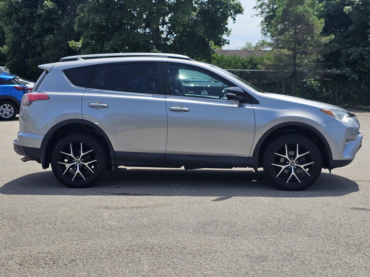 2018 Toyota RAV4 se - Photo #4