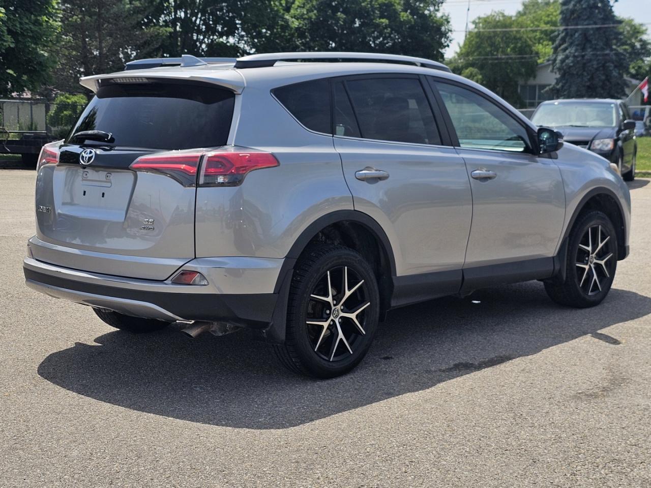 2018 Toyota RAV4 se - Photo #5
