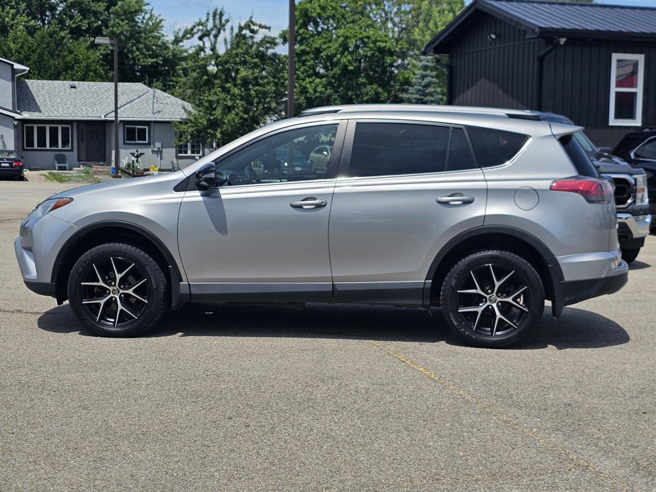 2018 Toyota RAV4 se - Photo #8