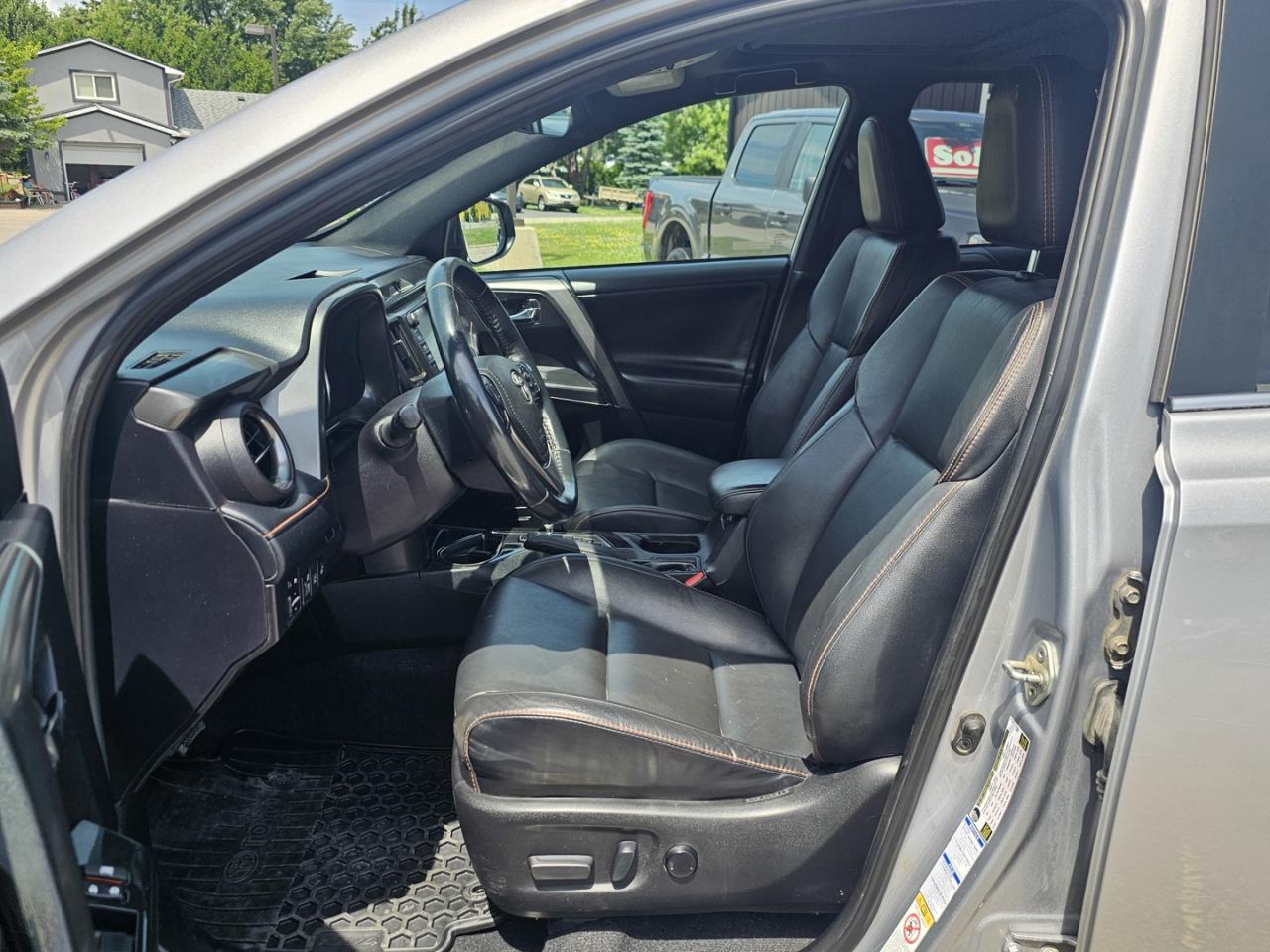 2018 Toyota RAV4 se - Photo #13