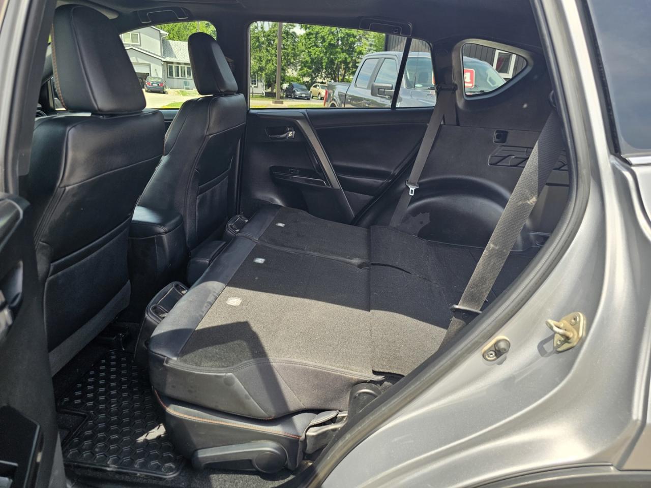 2018 Toyota RAV4 se - Photo #19