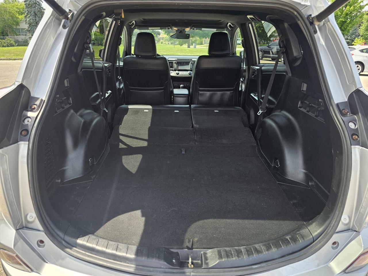 2018 Toyota RAV4 se - Photo #20