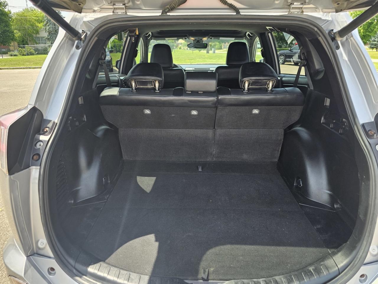 2018 Toyota RAV4 se - Photo #21