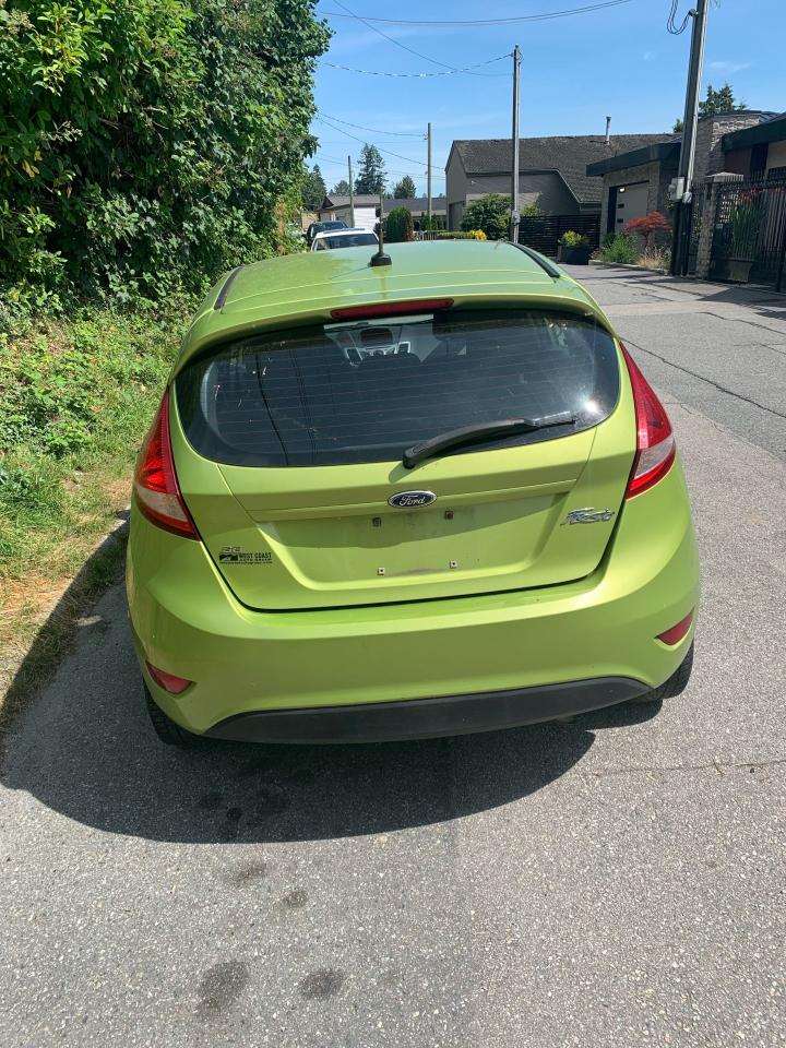 2013 Ford Fiesta SE - Photo #5