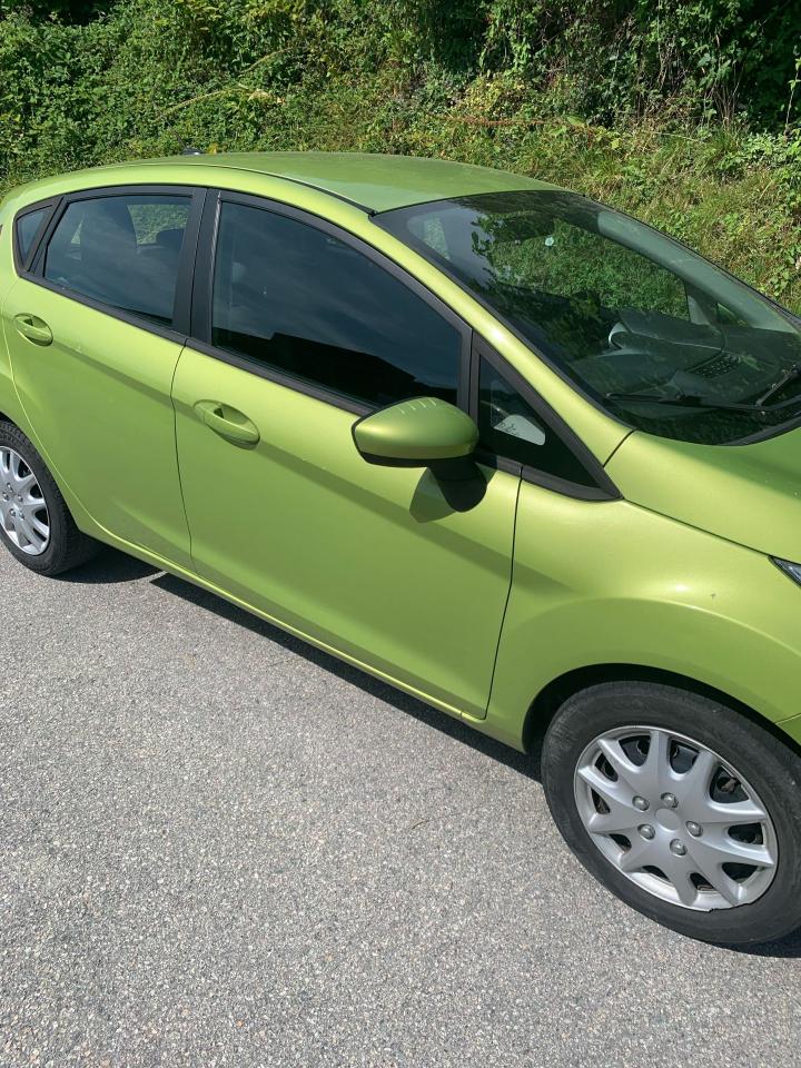 2013 Ford Fiesta SE - Photo #3