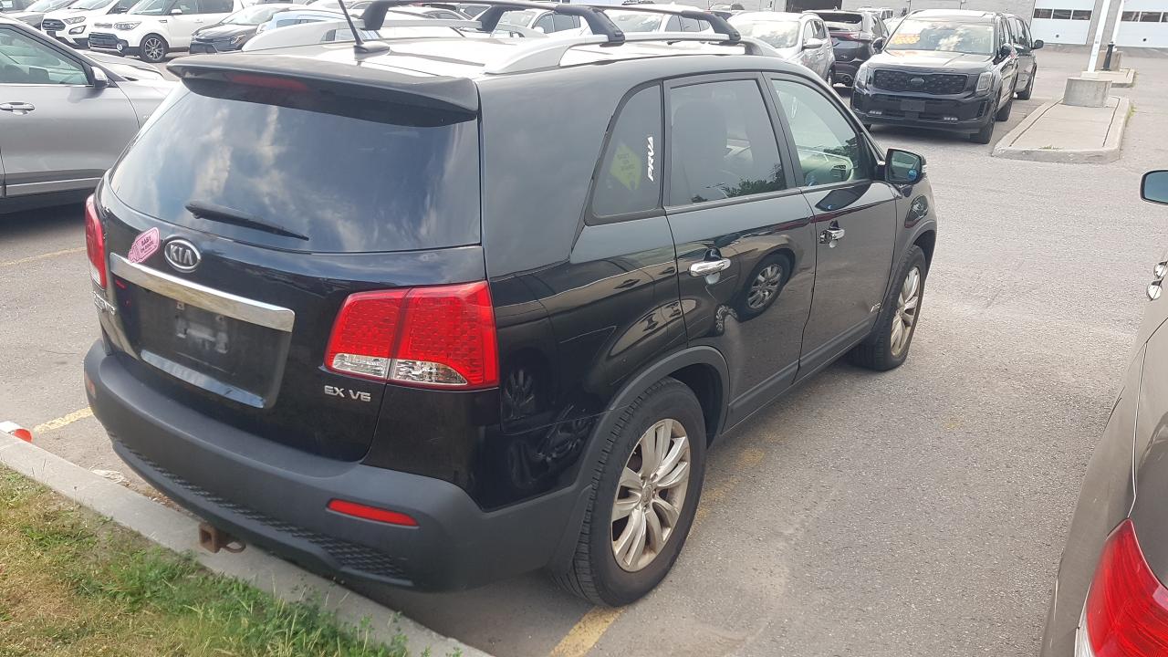 2011 Kia Sorento EX V6 AWD LOADED LEATHER 7 PASSENGER - Photo #4
