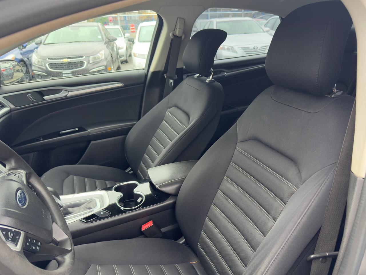 2014 Ford Fusion FINANCING AVAILABLE Photo9