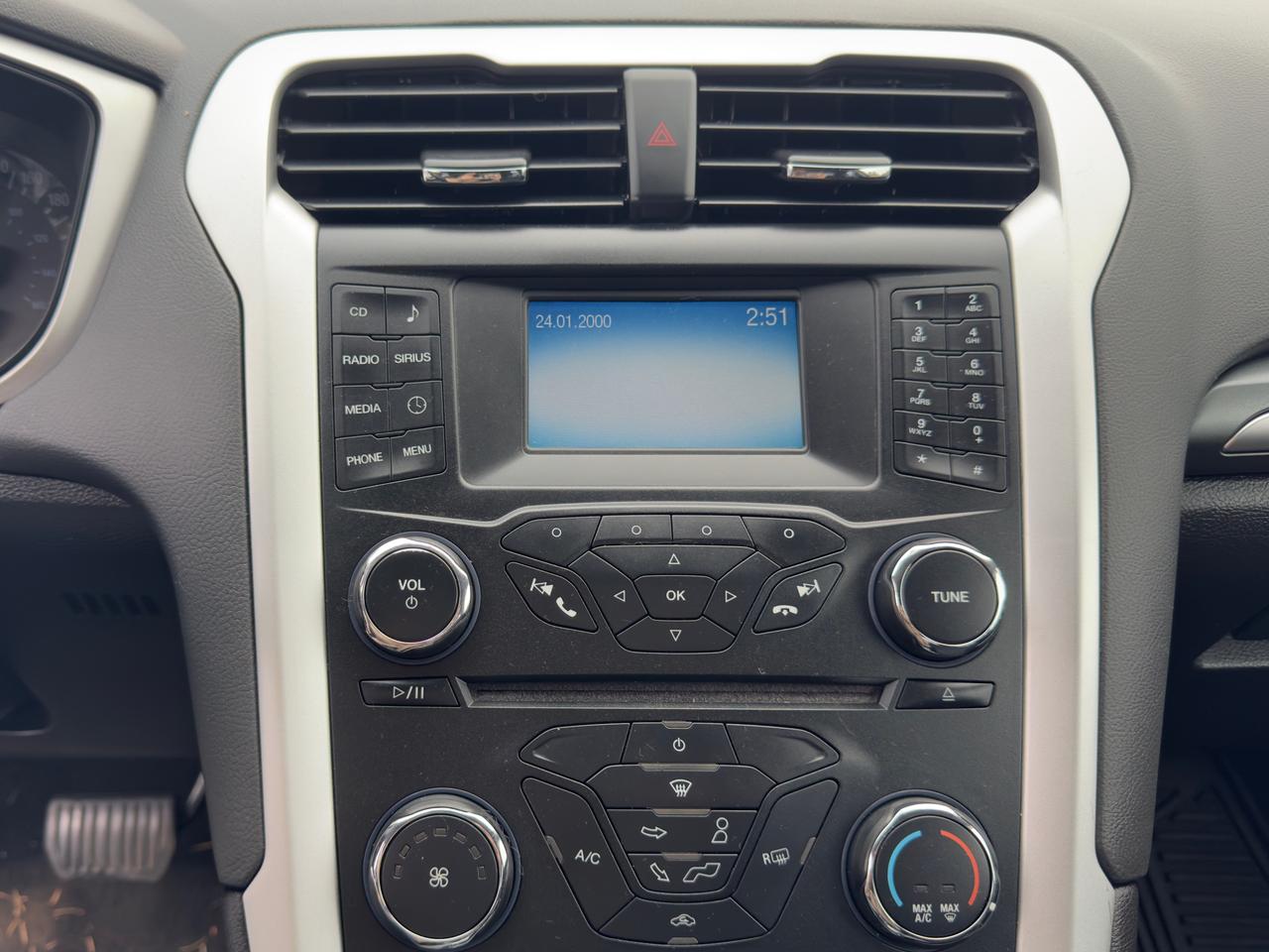 2014 Ford Fusion FINANCING AVAILABLE Photo13