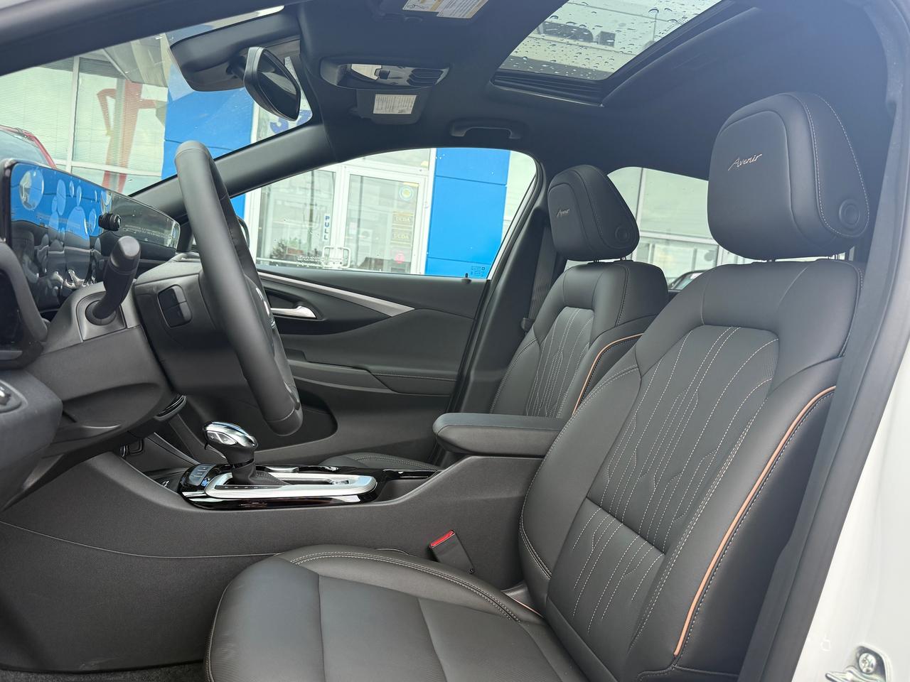 2025 Buick Envista Avenir 1.2L 3CYL WITH REMOTE START/ENTRY, HEATED SEATS, HEATED STEERING WHEEL, SUNROOF, POWER LIFTGATE, ANDROID AUTO AND APPLE CARPLAY Photo